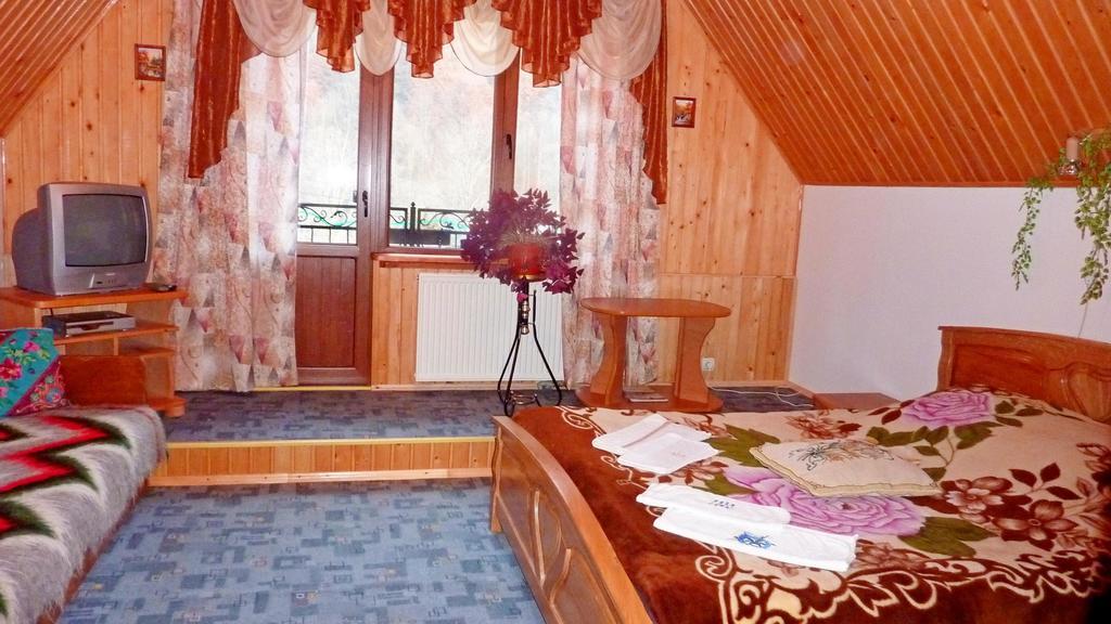 Sadyba Bilya Richky Yaremche Phòng bức ảnh